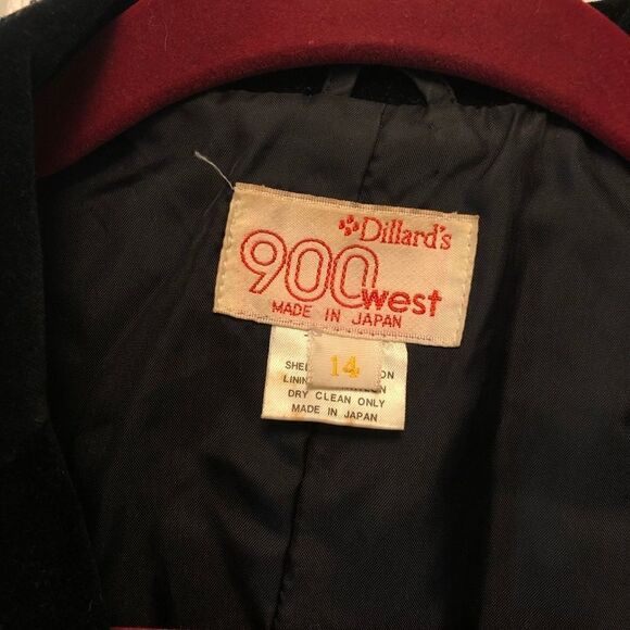 Vintage Dillard’s 900 West Velvet Blazer - Picture 6 of 6